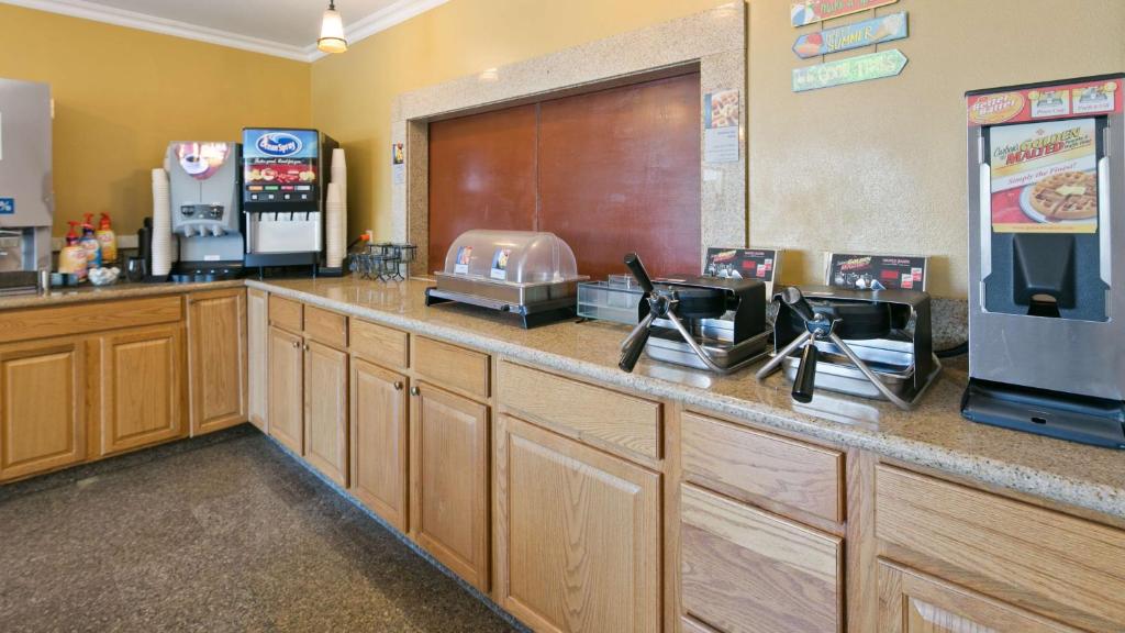 Best Western Chieftain Inn image 23